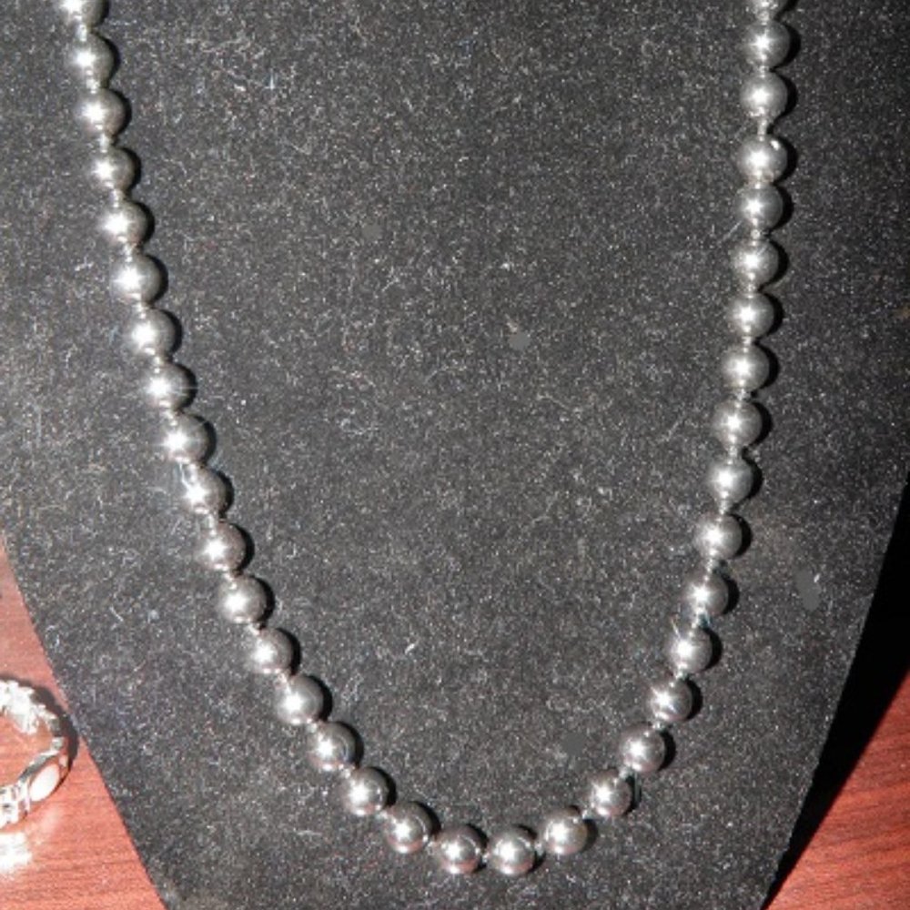 GREY PEARL NECKLACE